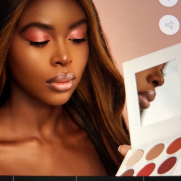 Give them Layla The Grown Woman Palette - Picture 2 of 9